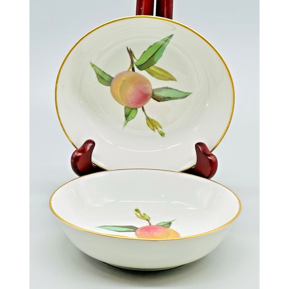 Royal Worcester Evesham Gold England Fruit Bowls 5 5/8 inch Peach Lot of 2‎